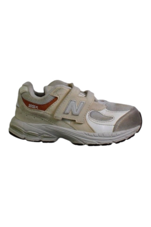 A White Sneakers from New Balance in size 4T for neutral. (Front View)