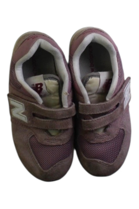 A Pink Sneakers from New Balance in size 4T for girl. (Back View)