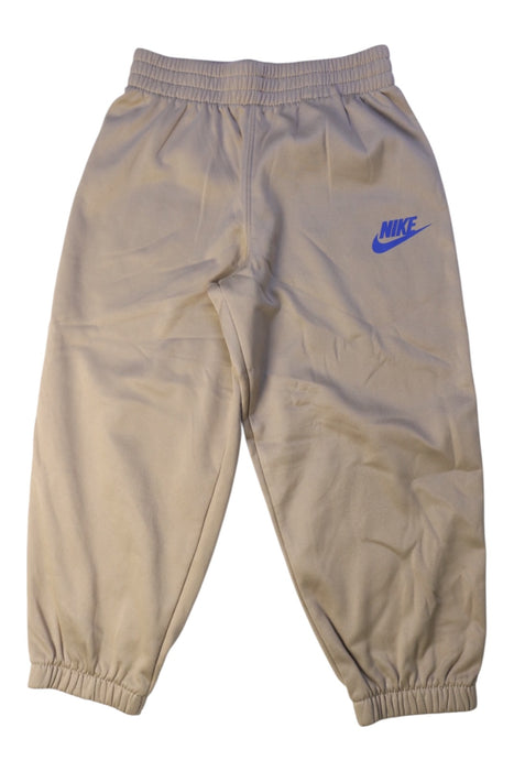 A Beige Sweatpants from Nike in size 4T for neutral. (Front View)