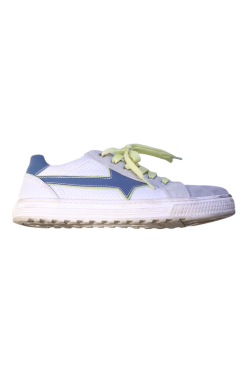 A White Sneakers from Naturino in size 12Y for boy. (Front View)
