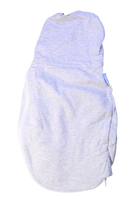A Grey Swaddles from The Gro Company in size 0-3M for neutral. (Back View)