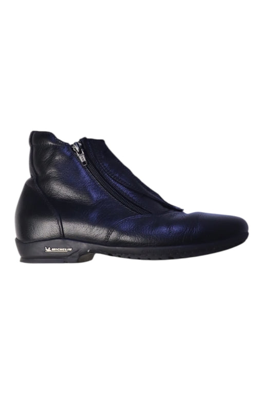 A Black Booties from Parlanti in size 10Y for boy. (Front View)