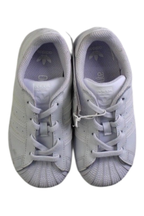 A White Sneakers from Adidas in size 4T for neutral. (Back View)