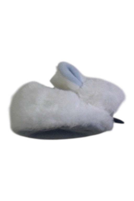 A White Slippers from Doudou et Compagnie in size 6-12M for boy. (Front View)