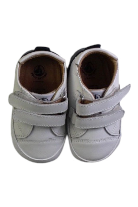 A White Booties from Petit Bateau in size 12-18M for boy. (Back View)