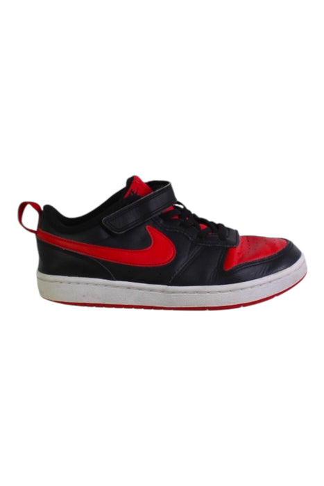 A Red Sneakers from Nike in size 10Y for boy. (Front View)
