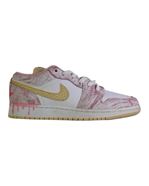 A White Sneakers from Air Jordan in size 10Y for girl. (Front View)