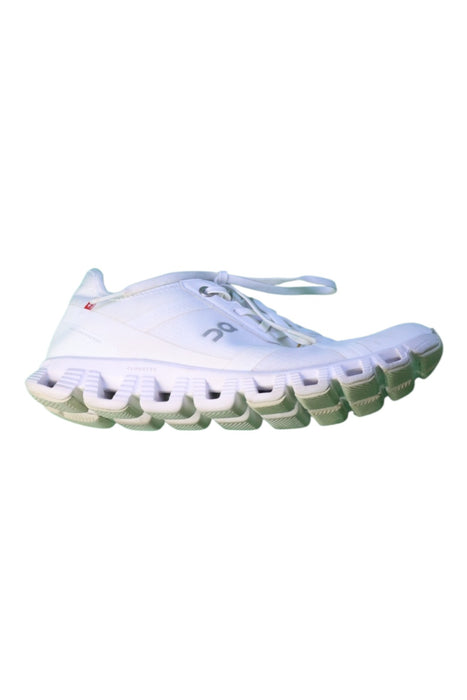 A White Sneakers from On in size 12Y for boy. (Front View)