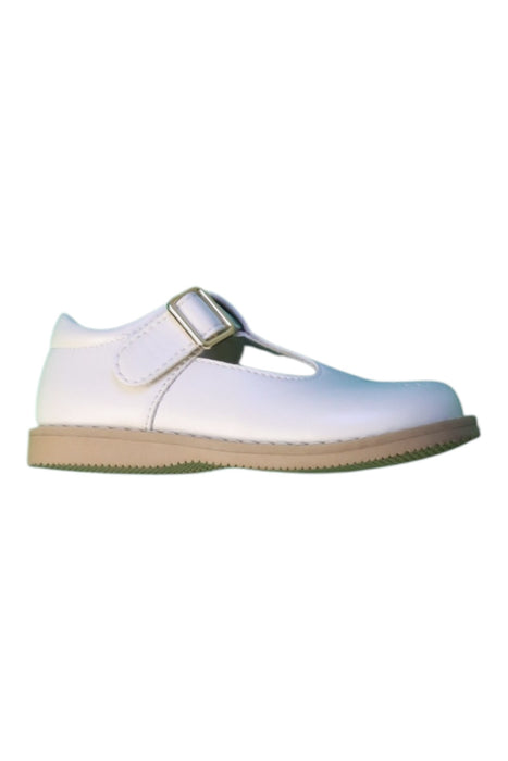 A White Dress Shoes from Petit Main in size 4T for girl. (Front View)