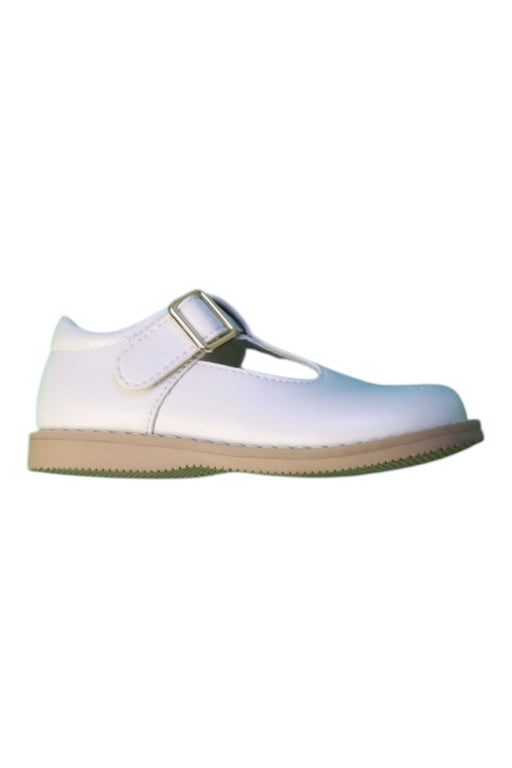 A White Dress Shoes from Petit Main in size 4T for girl. (Front View)