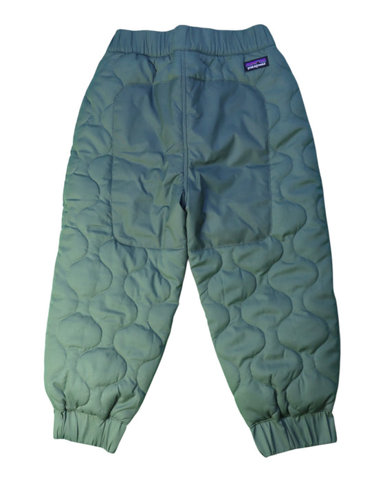 A Green Puffer/Quilted Coats & Outerwear from Patagonia in size 3T for neutral. (Back View)