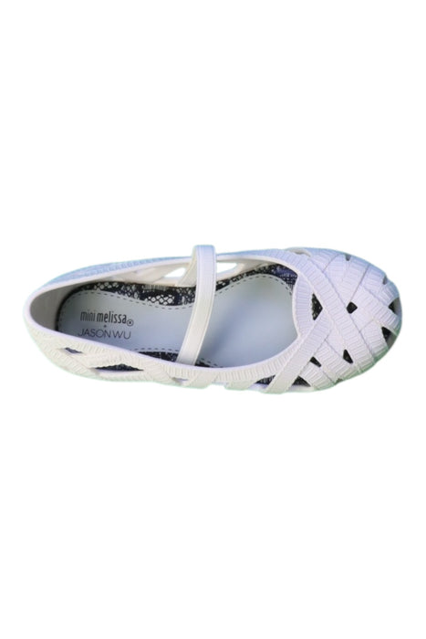 A White Flats from Mini Melissa Jason Wu in size 5T for girl. (Front View)