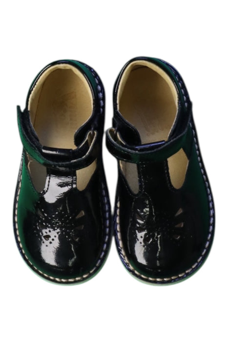 A Metallic Flats from Young Soles in size 3T for girl. (Back View)