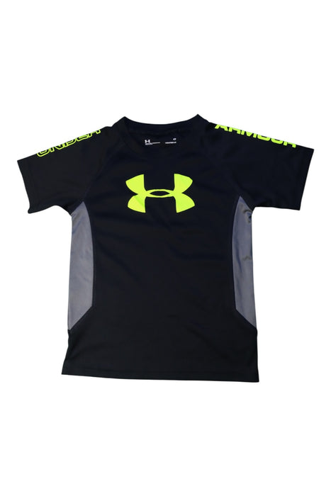 A Black Active Tops from Under Armour in size 4T for boy. (Front View)