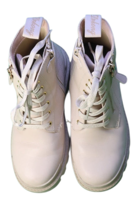 A White Casual Boots from Dr. Kong in size 9Y for girl. (Back View)