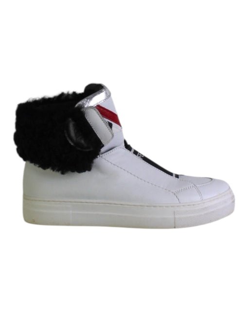 A White Sneakers from Fendi in size 11Y for boy. (Front View)