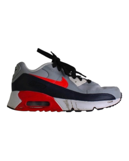 A Grey Sneakers from Nike in size 7Y for boy. (Front View)