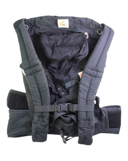 A Black Baby Carriers from Ergobaby in size 0-3M for neutral. (Front View)