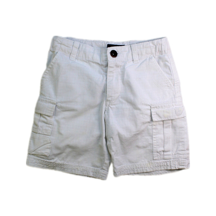 A White Shorts from Polo Ralph Lauren in size 4T for boy. (Front View)