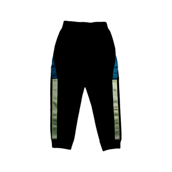 A Black Active Pants from Nike in size 5T for boy. (Back View)