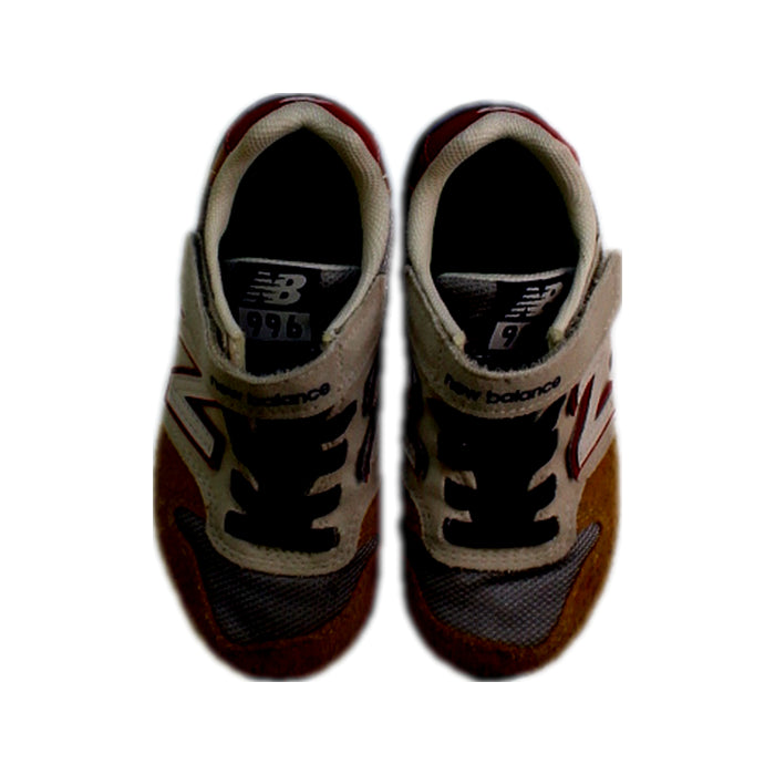 A Brown Sneakers from New Balance in size 5T for boy. (Back View)