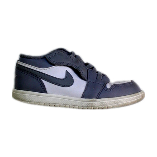 A Navy Sneakers from Air Jordan in size 4T for boy. (Front View)