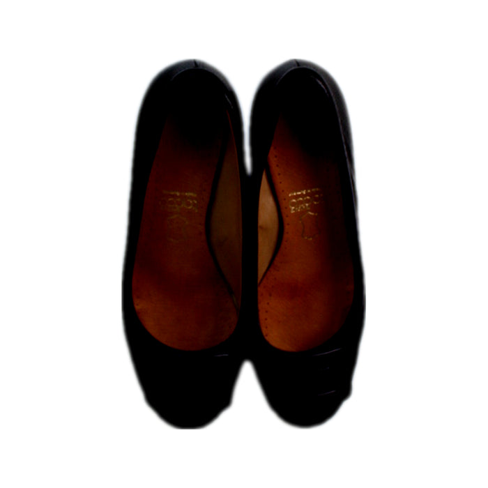 A Black Flats from Salvatore Ferragamo in size 14Y for girl. (Back View)