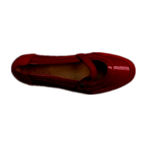 A Red Flats from Tod’s in size 6T for girl. (Front View)