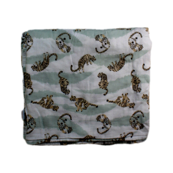 A White Swaddles from Nest Designs in size Newborn for boy. (Front View)
