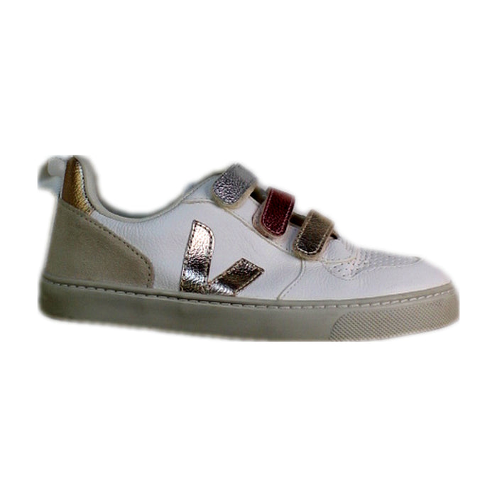 A White Sneakers from Veja in size 7Y for girl. (Front View)