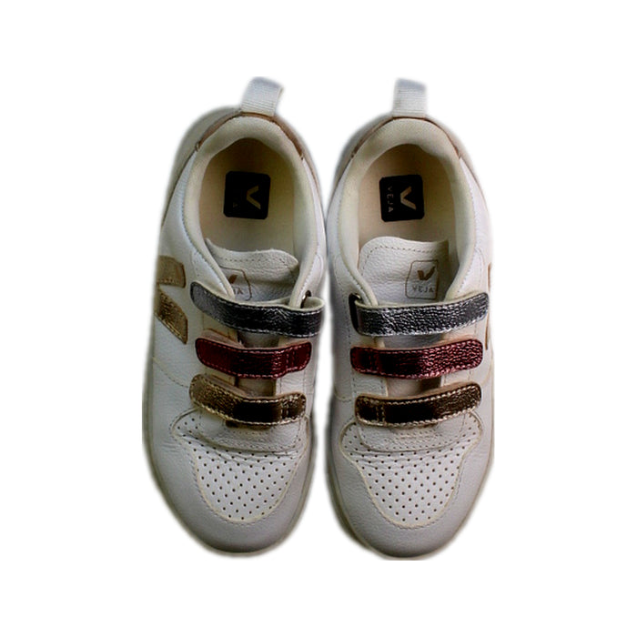 A White Sneakers from Veja in size 7Y for girl. (Back View)