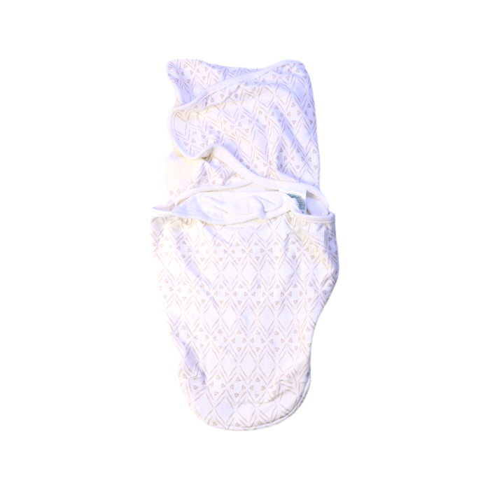 A White Swaddles from Aden & Anais in size 0-3M for neutral. (Front View)