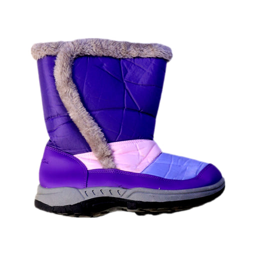 A Purple Winter Boots from Mountain Warehouse in size 10Y for neutral. (Front View)