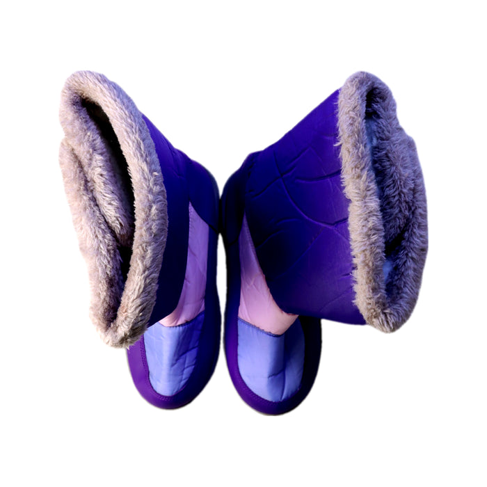 A Purple Winter Boots from Mountain Warehouse in size 10Y for neutral. (Back View)
