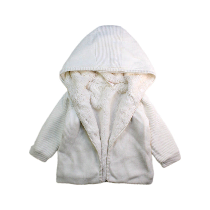 A White Puffer/Quilted Coats & Outerwear from Seed in size 6-12M for neutral. (Front View)
