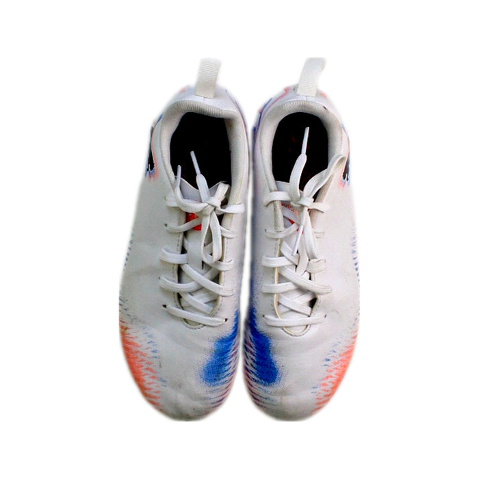 A White Cleats/Soccer Shoes from Puma in size 7Y for neutral. (Back View)