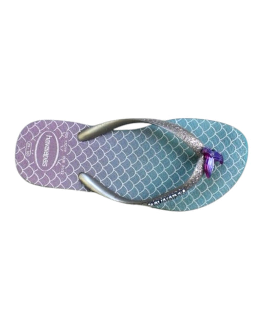 A Purple Flip Flops from Havaianas in size 6T for girl. (Front View)