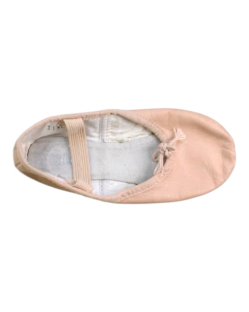 A Peach Flats from Bloch in size 5T for girl. (Front View)