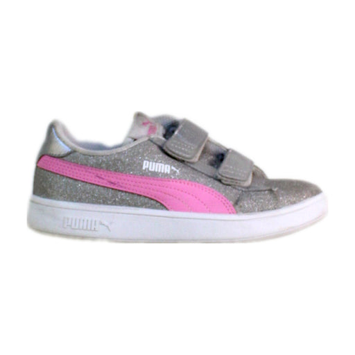 A Silver Sneakers from Puma in size 7Y for girl. (Front View)