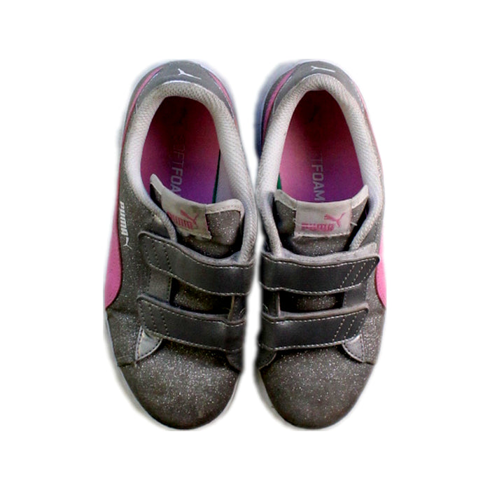 A Silver Sneakers from Puma in size 7Y for girl. (Back View)