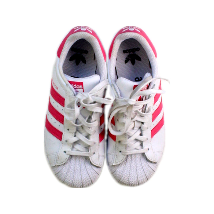 A White Sneakers from Adidas in size 7Y for girl. (Back View)