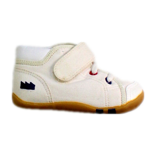 A White Sneakers from Moonstar in size 18-24M for neutral. (Front View)