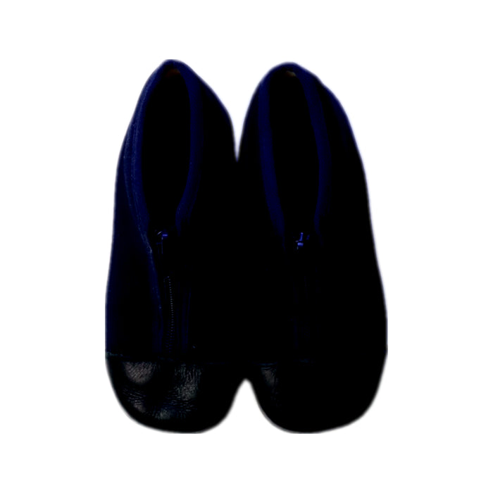 A Black Casual Boots from Bellamy in size 3T for neutral. (Back View)