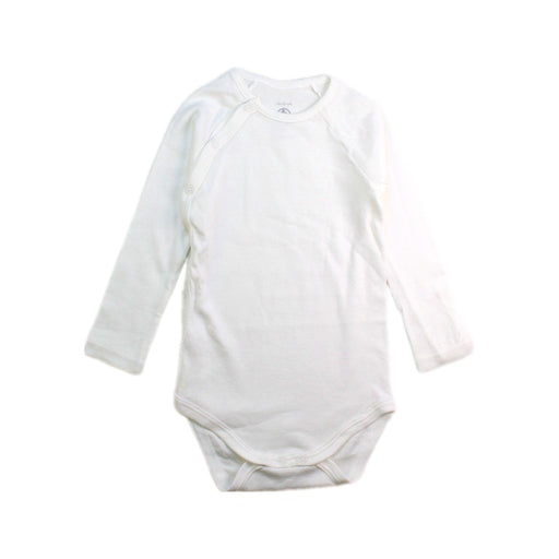 A White Long Sleeve Bodysuits from Petit Bateau in size 12-18M for neutral. (Front View)