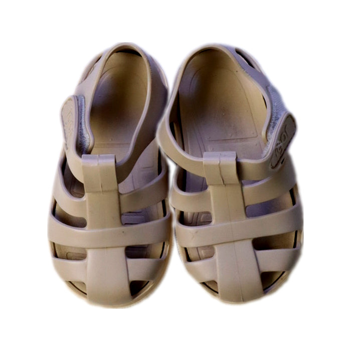 A White Sandals from Igor in size 12-18M for neutral. (Back View)