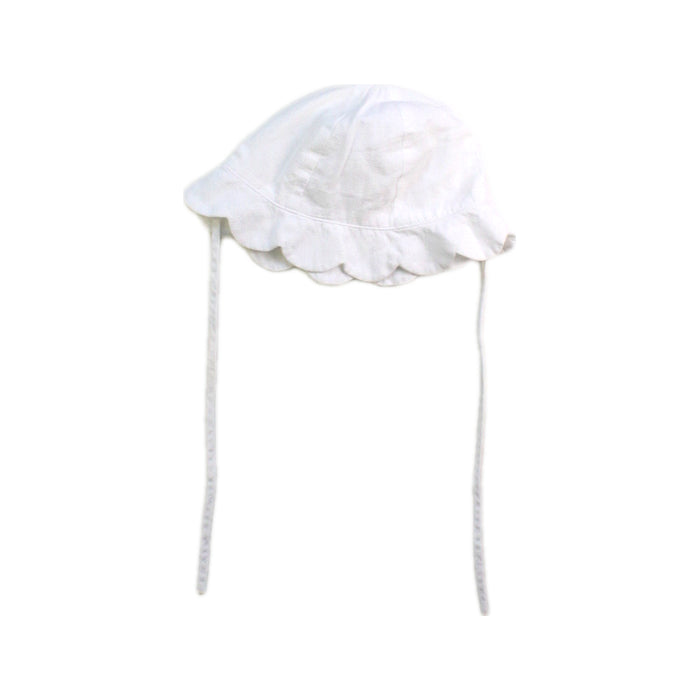 A White Sun Hats from Jacadi in size 3-6M for girl. (Front View)