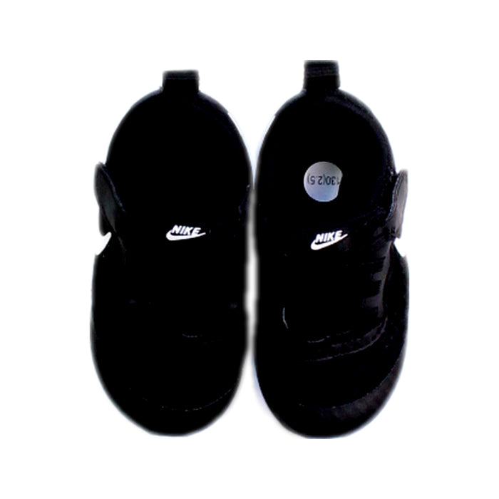 A Black Sneakers from Nike in size 18-24M for boy. (Back View)