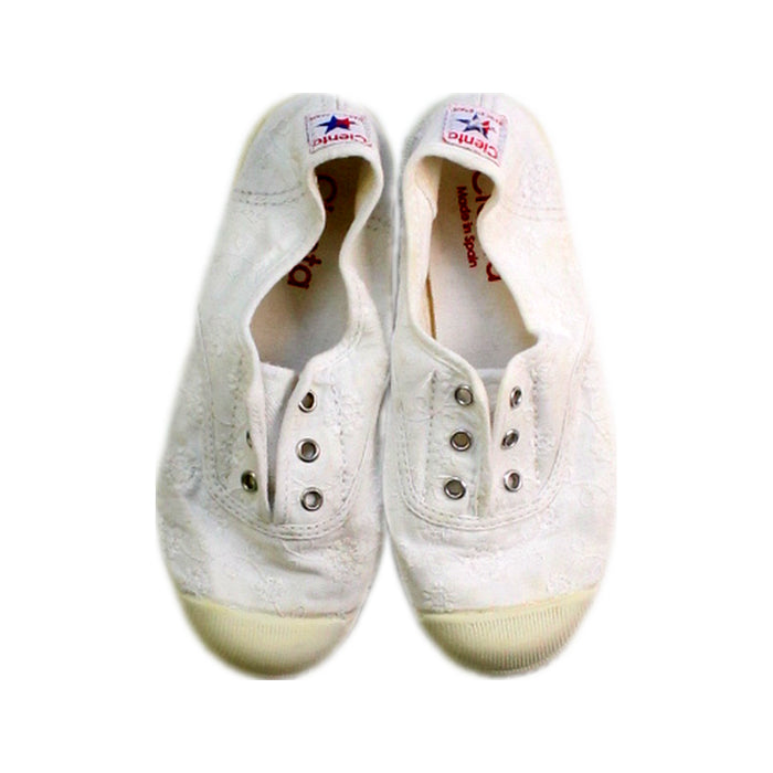 A White Slip Ons from Cienta in size 6T for girl. (Back View)