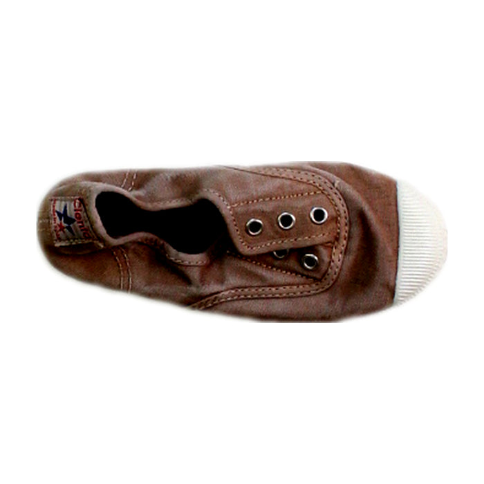 A Brown Slip Ons from Cienta in size 5T for neutral. (Front View)