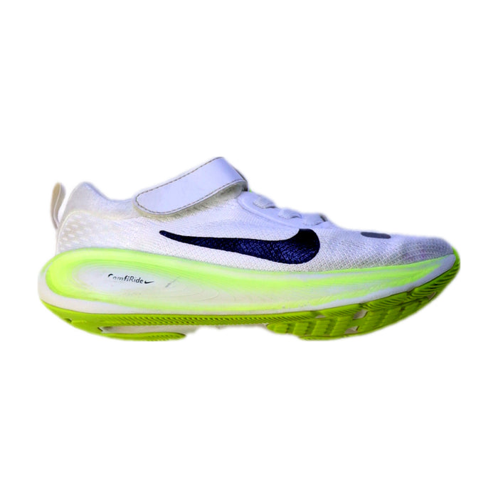 A White Sneakers from Nike in size 6T for neutral. (Front View)